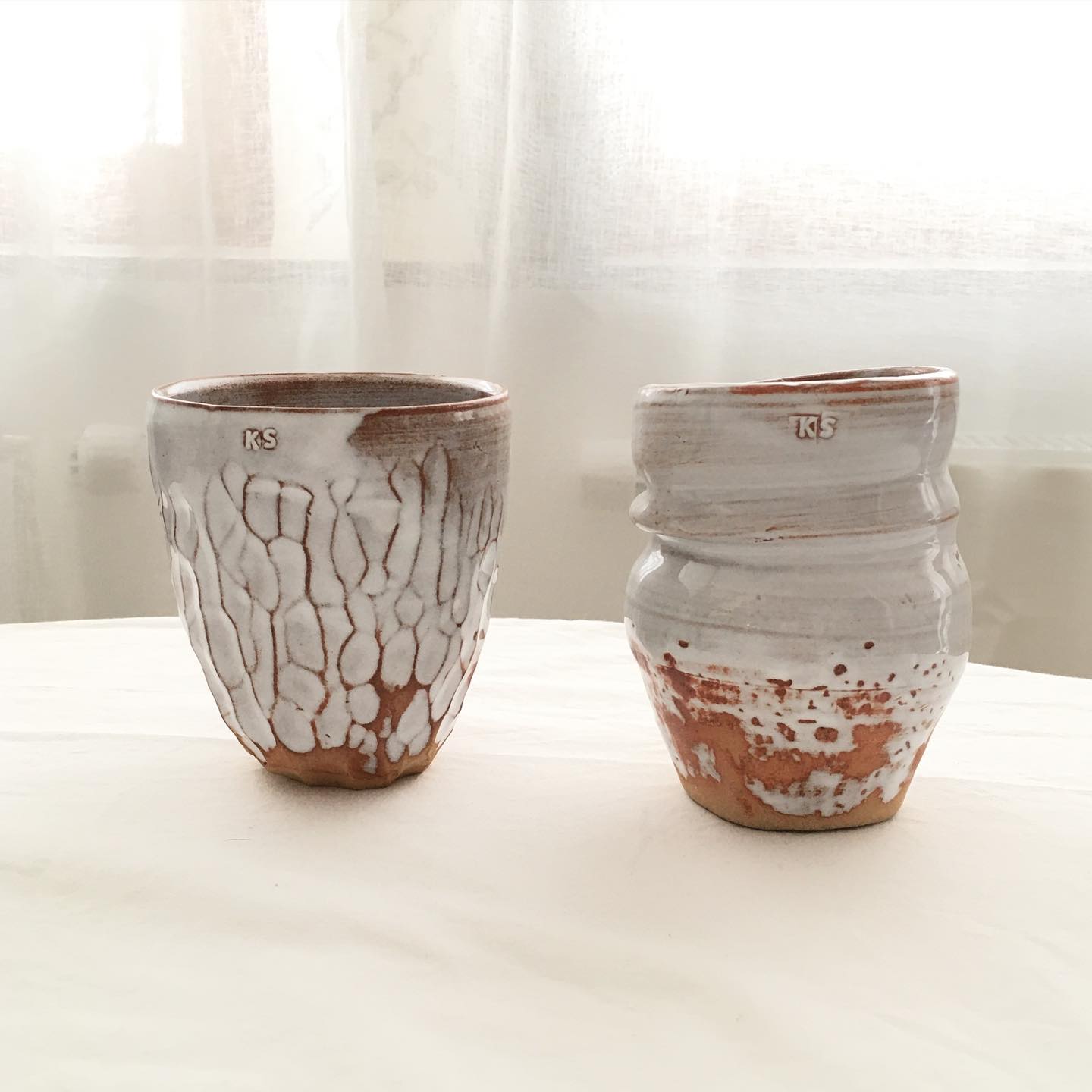 Två koppar med KS-stämpel